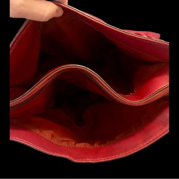 Relic Burgundy Shoulder Bag with Twisted Strap - Picture 5 of 7